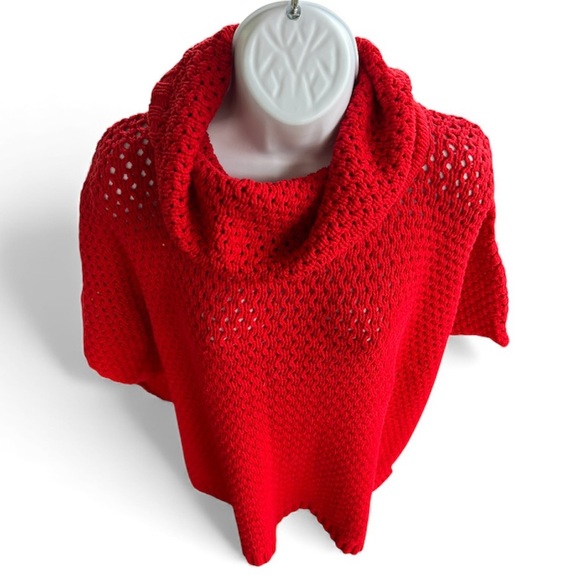 Crown & Ivy Poncho - Picture 3 of 5